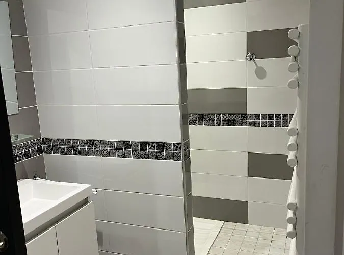 Loubat Christophe 335 Bd De Gandalou 12100 Millau