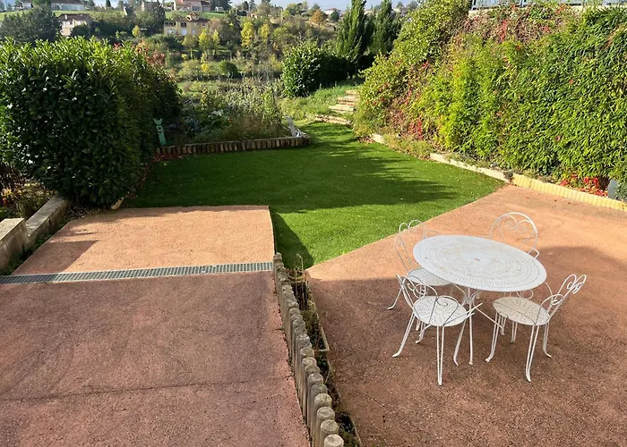 Loubat Christophe 335 Bd De Gandalou 12100 Casa de hóspedes 3*